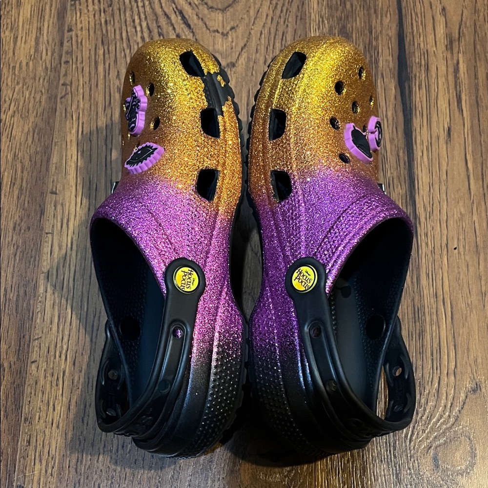CROCS Disney Hocus Pocus Limited Edition Clogs - Picture 4 of 6